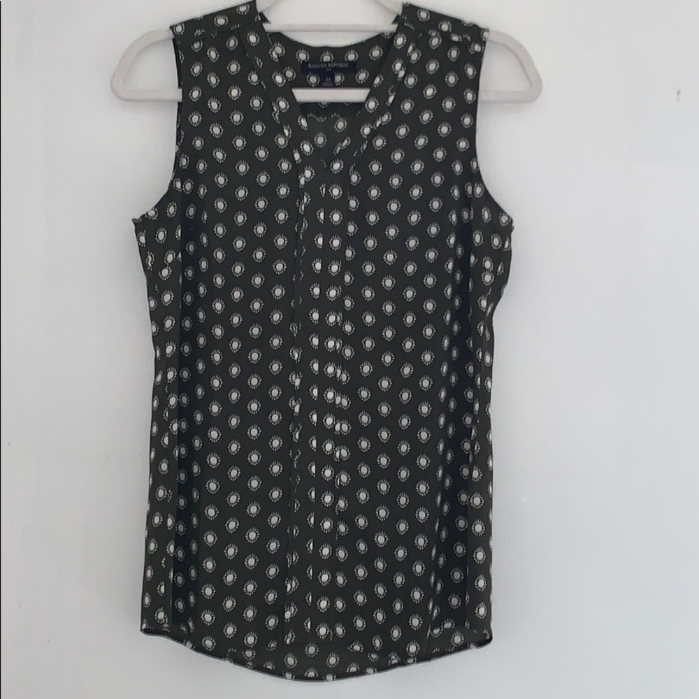 Women’s banana republic sleeveless blouse